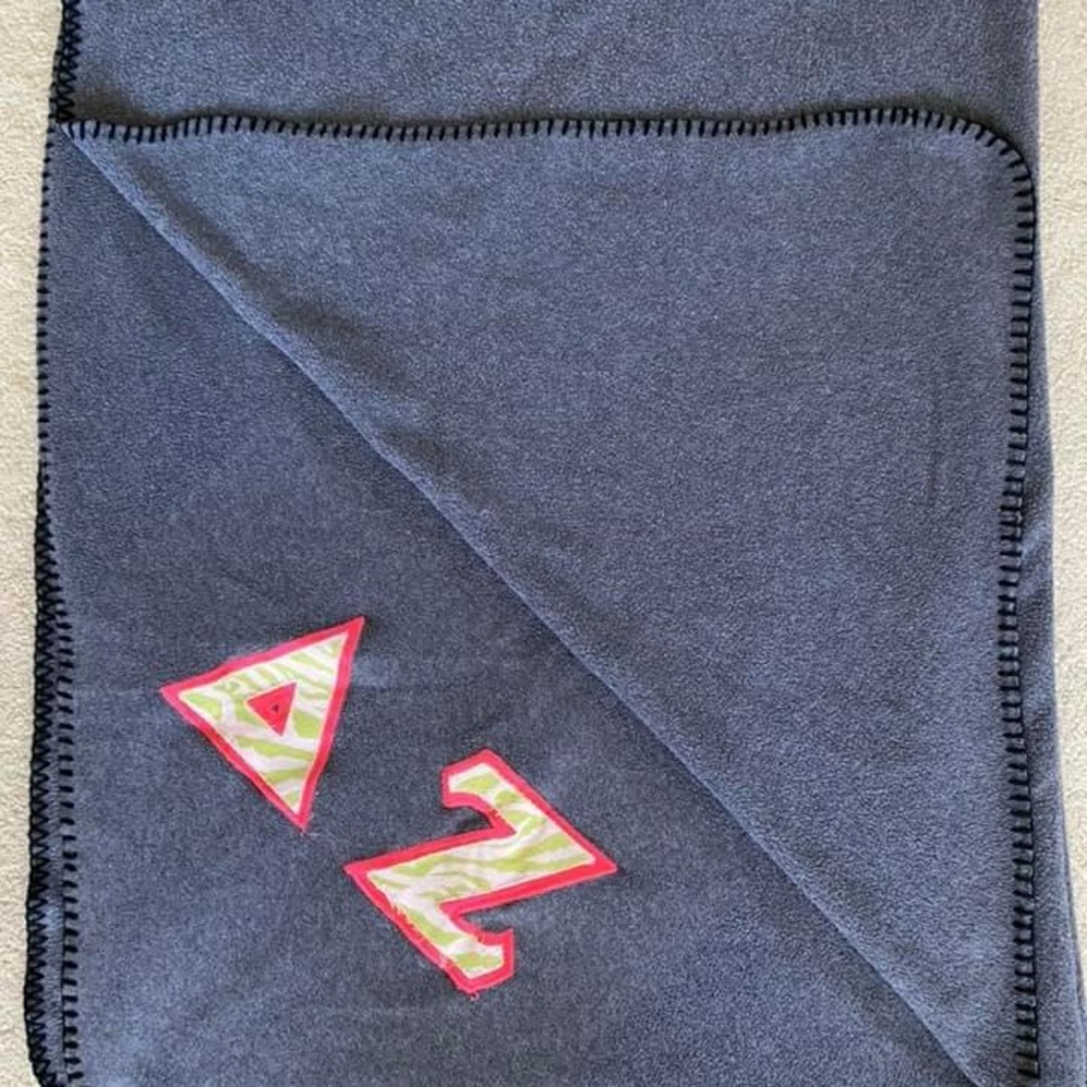 DZ Fleece Blanket💚💗